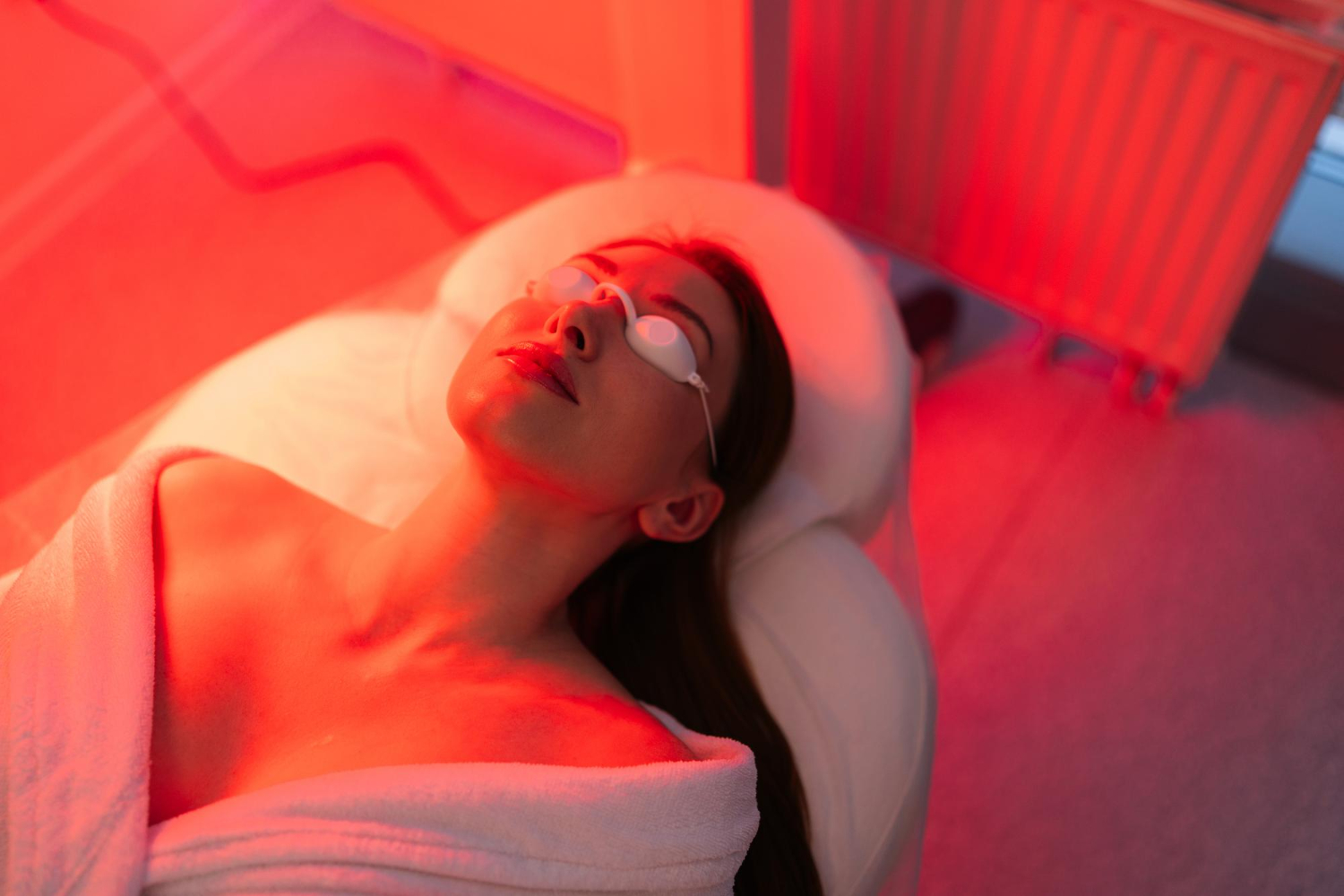 Terapia światłem a bariera hydrolipidowa skóry – co warto wiedzieć?